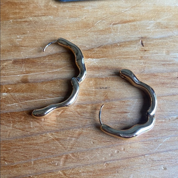 🆕 Simons “Wave” Earrings - Picture 4 of 5